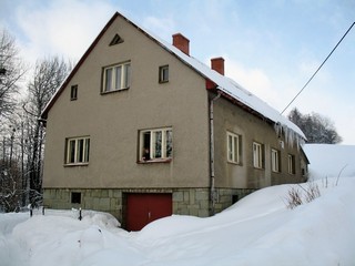 Původní přívod elektriky - na střešní nosník